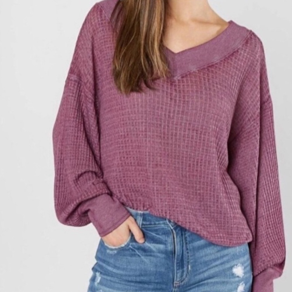We The Free Purple V-Neck Sweater with Balloon Sleeves